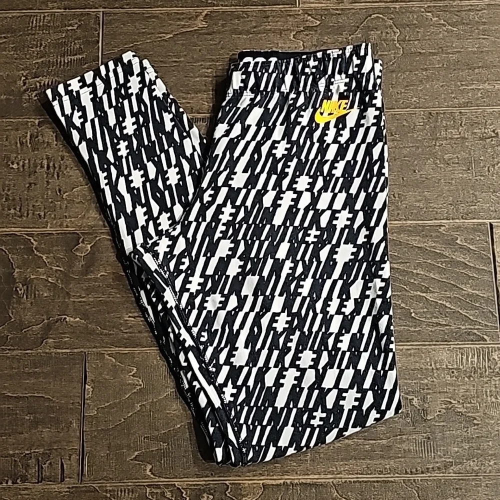 Nike women leggings
